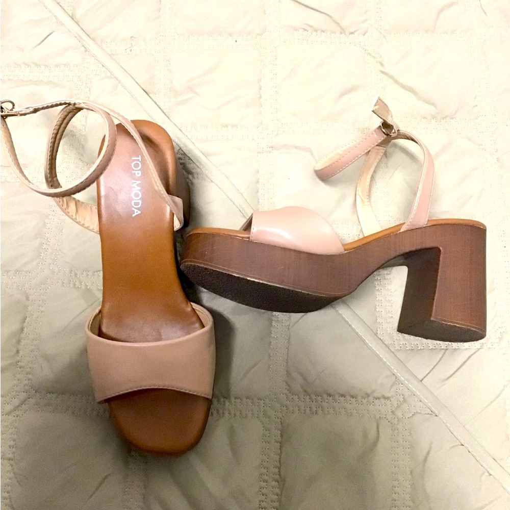 Size 9 Champagne Colored Heels